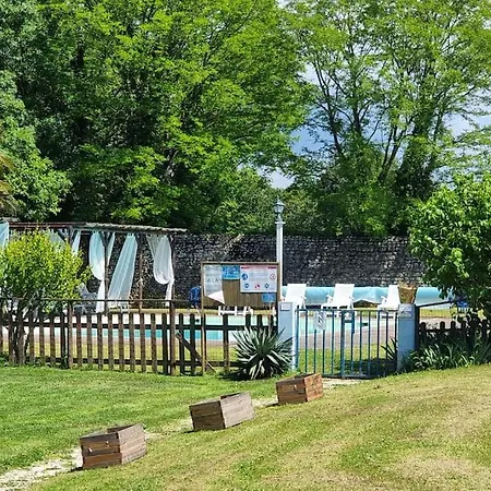 Domaine De Rochebonne בית נופש