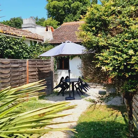 Domaine De Rochebonne Saint-Just-Luzac