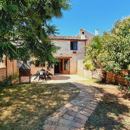 בית נופש Domaine De Rochebonne Saint-Just-Luzac